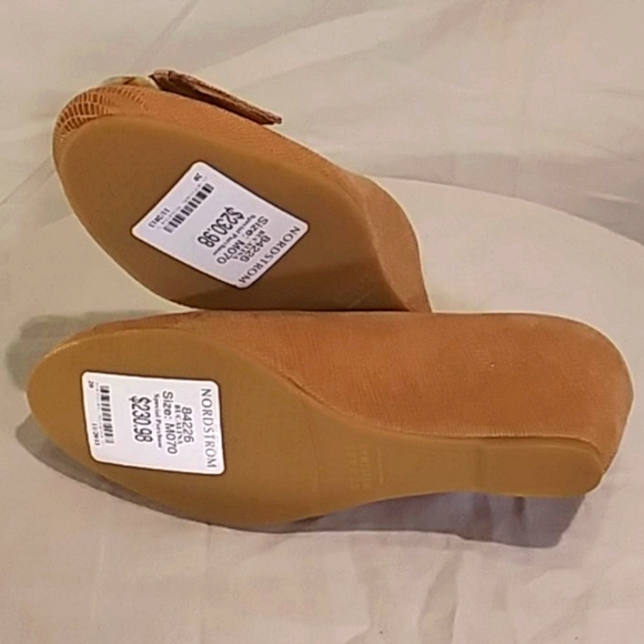 🔥 NWT  Stuart Weitzman Tan textured Leather With Tortoiseshell Buckle Shoes - Picture 9 of 16